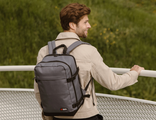 Underseat rugzakken: wat zijn het en waar moet je op letten?