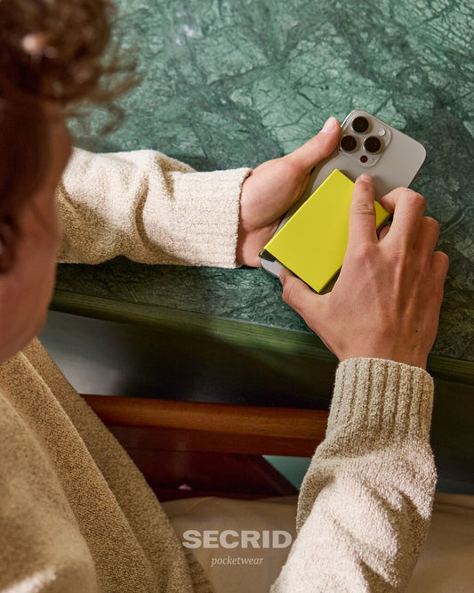 Secrid - Cardprotector for Magsafe (Lime Groen)